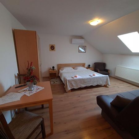 Guest House Aquarius Bosnjaci Экстерьер фото