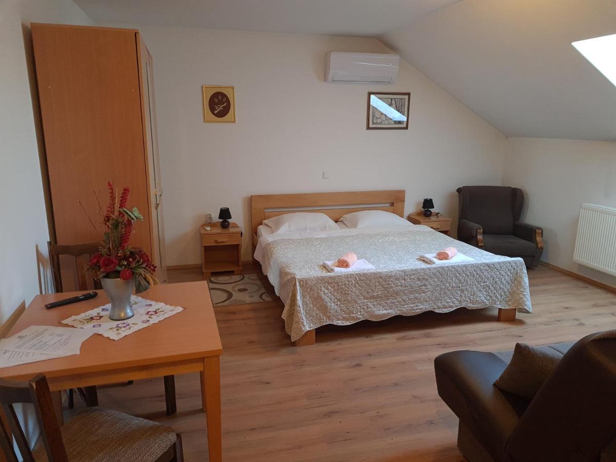 Guest House Aquarius Bosnjaci Экстерьер фото